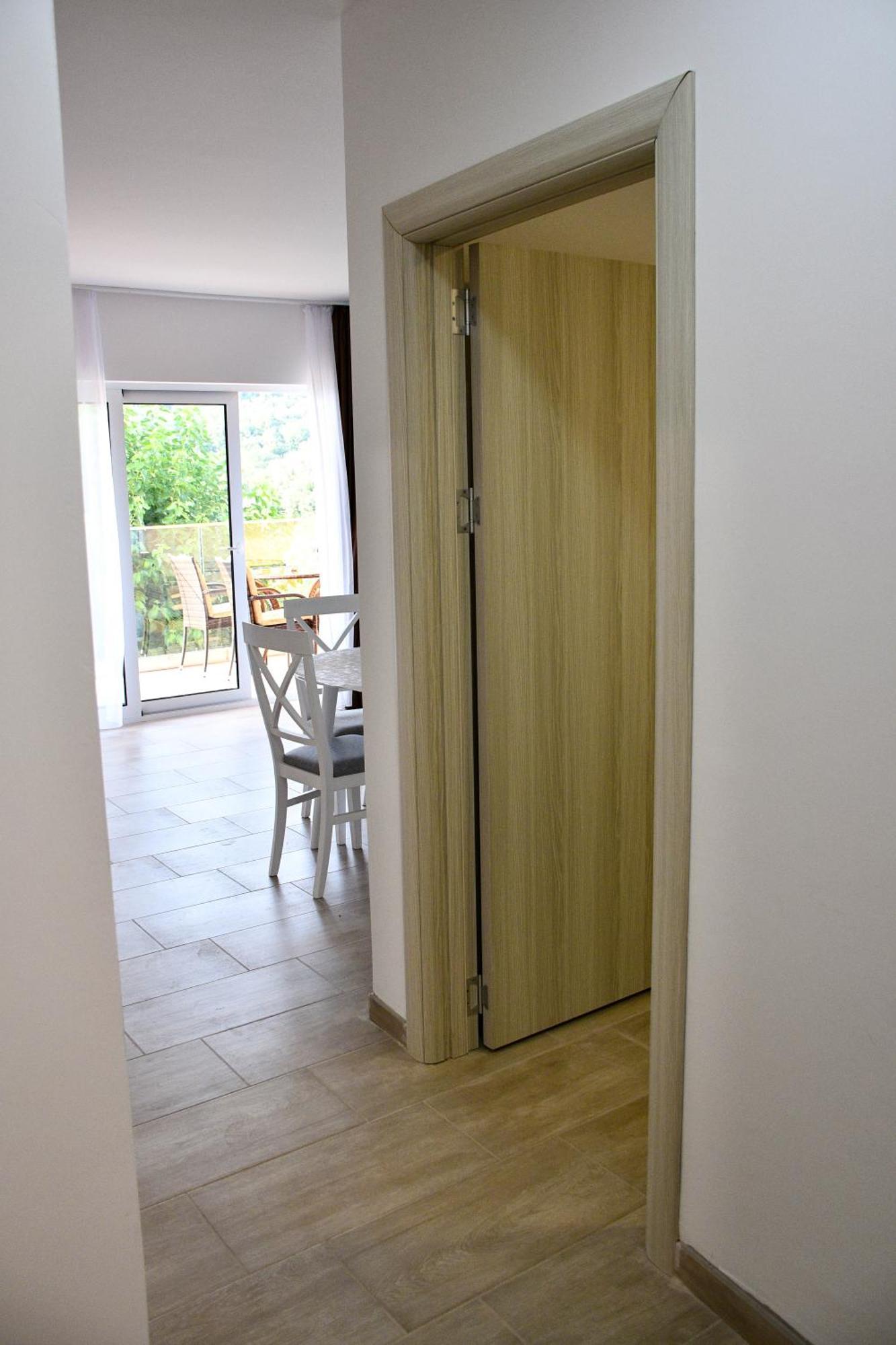 Raj Apartment โกตอร์ ภายนอก รูปภาพ
