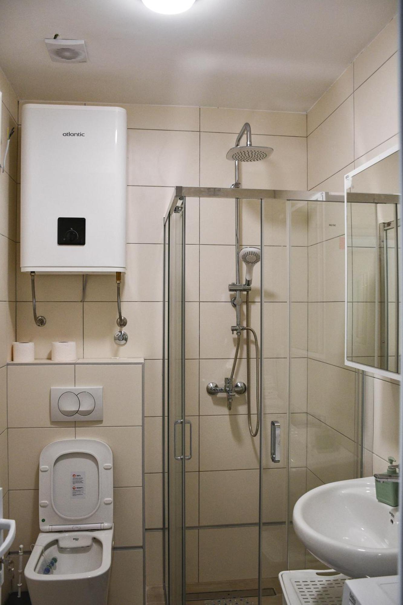 Raj Apartment โกตอร์ ภายนอก รูปภาพ