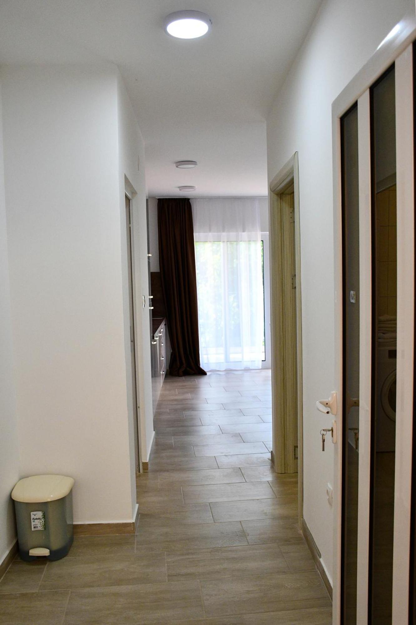 Raj Apartment โกตอร์ ภายนอก รูปภาพ