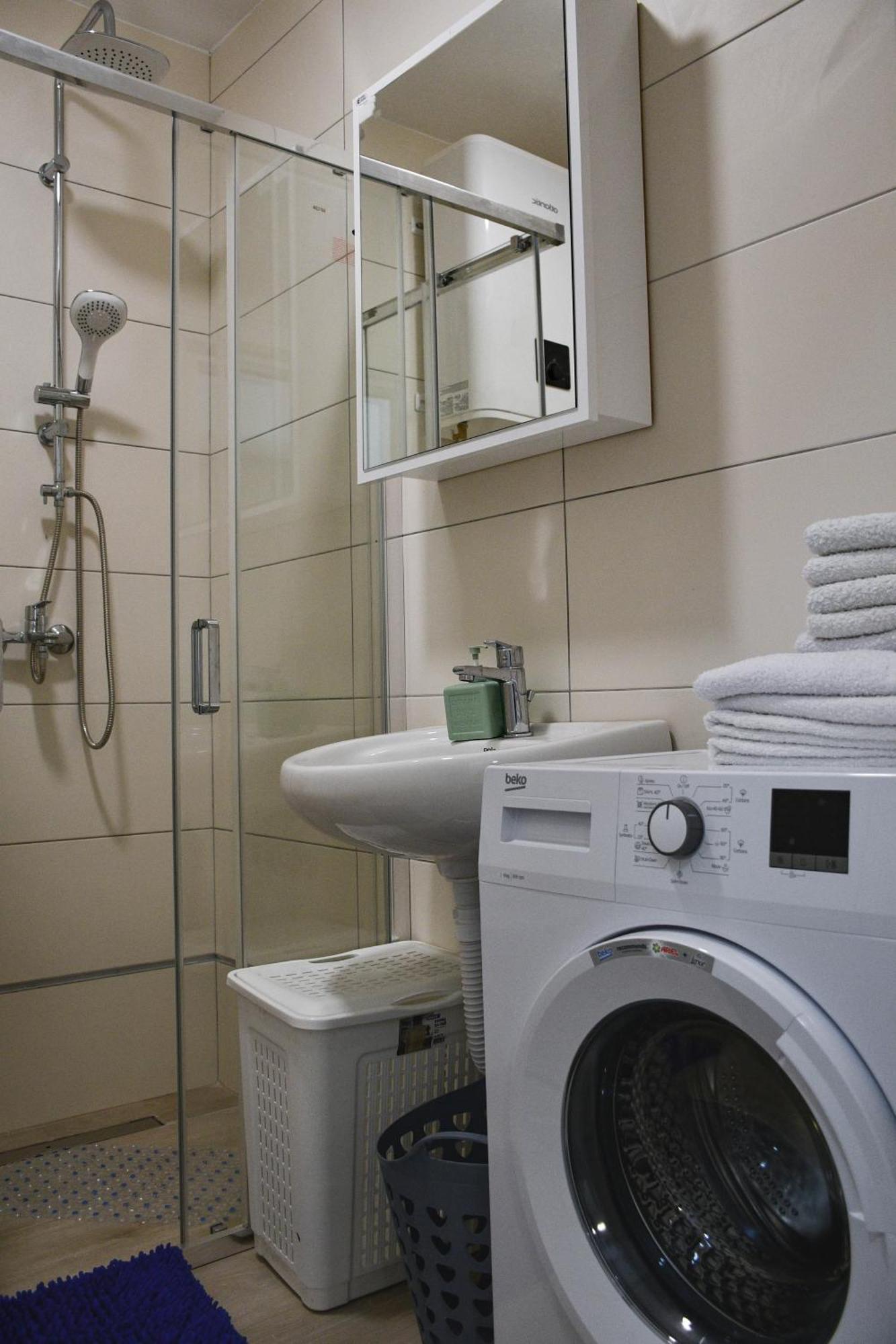 Raj Apartment โกตอร์ ภายนอก รูปภาพ