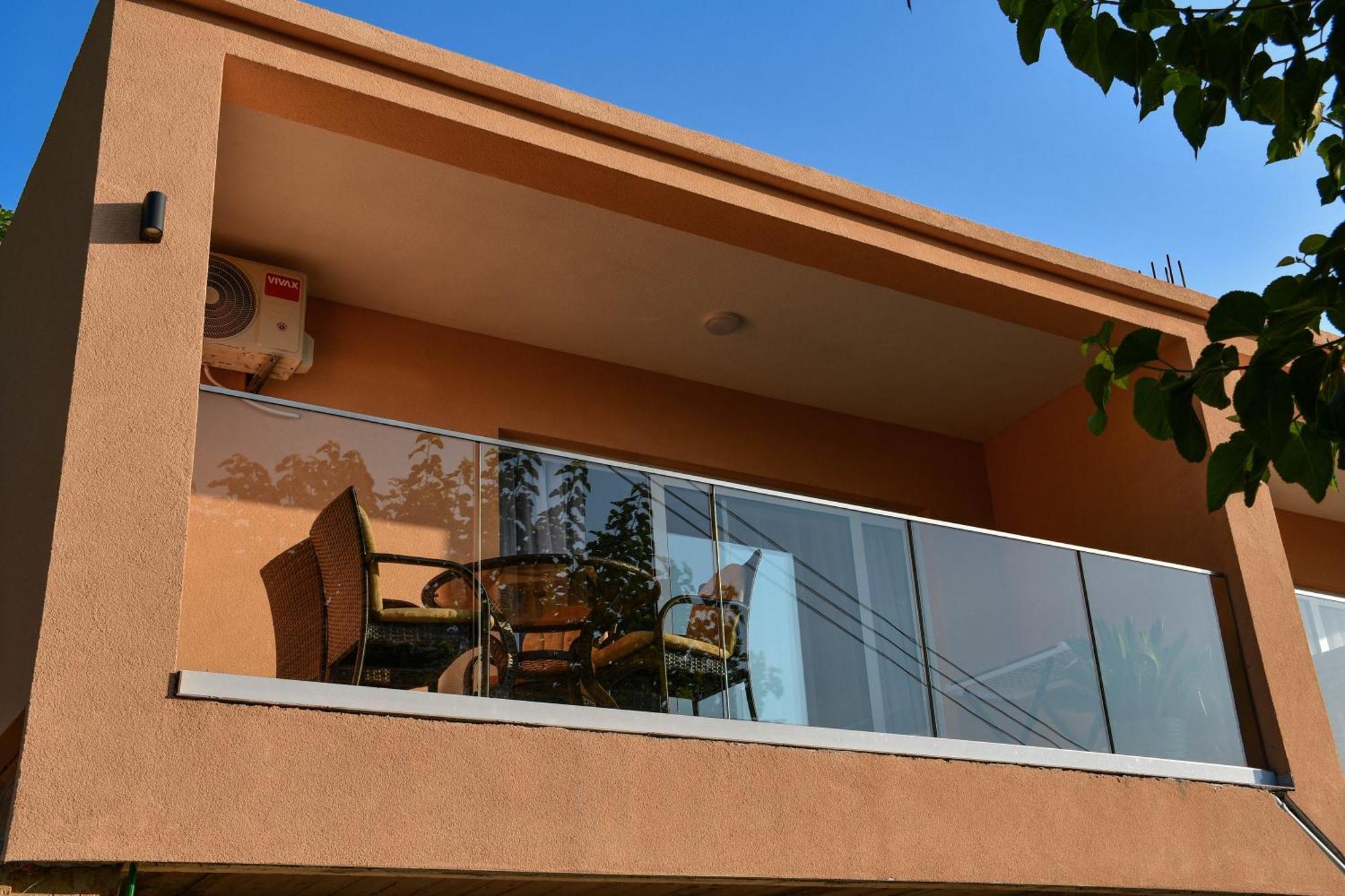Raj Apartment โกตอร์ ภายนอก รูปภาพ