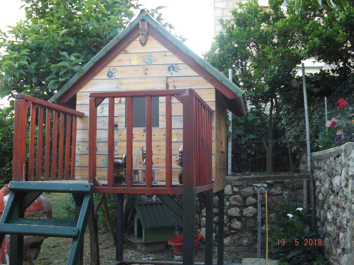 Raj Apartment โกตอร์ ภายนอก รูปภาพ