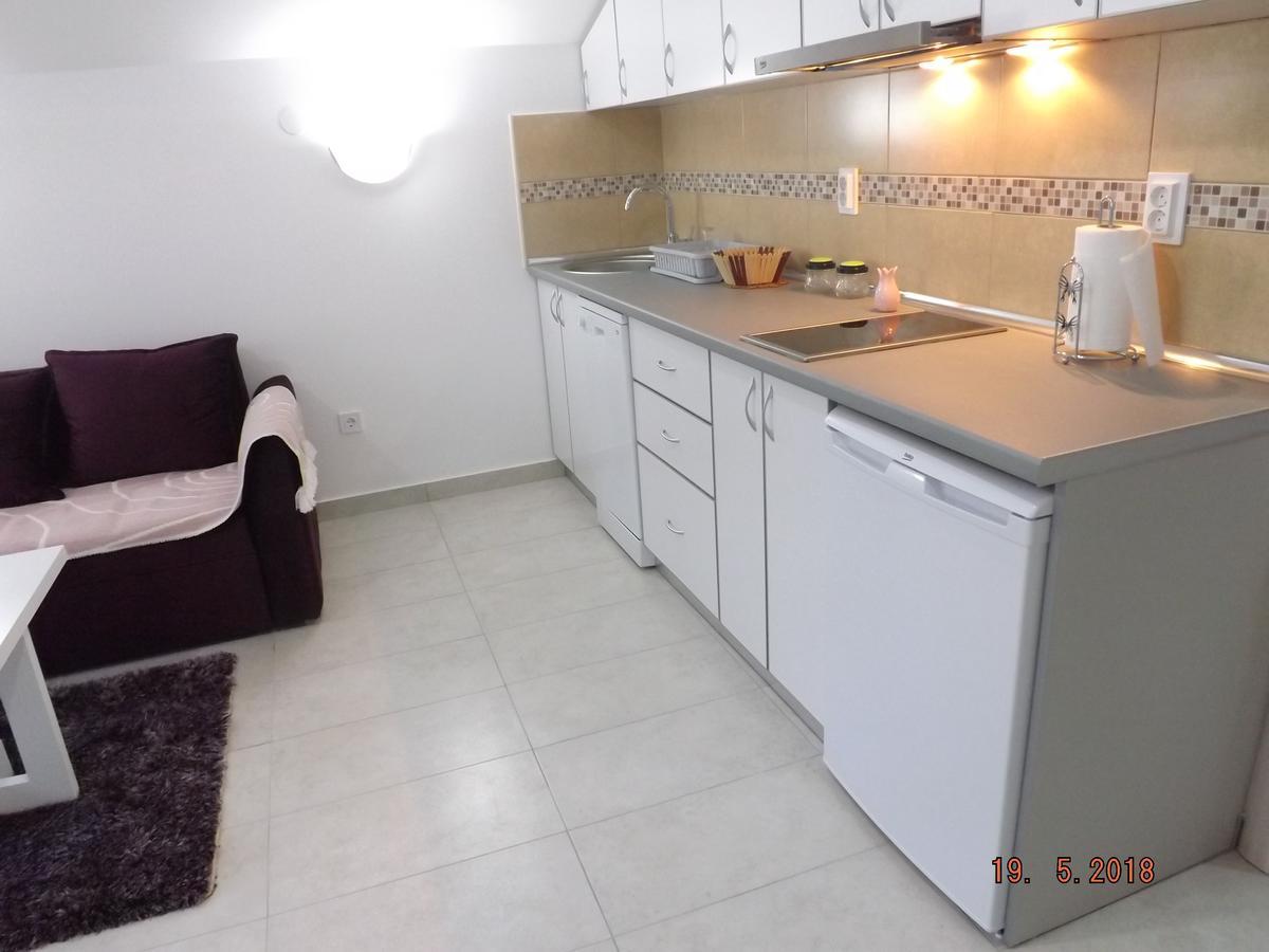 Raj Apartment โกตอร์ ภายนอก รูปภาพ