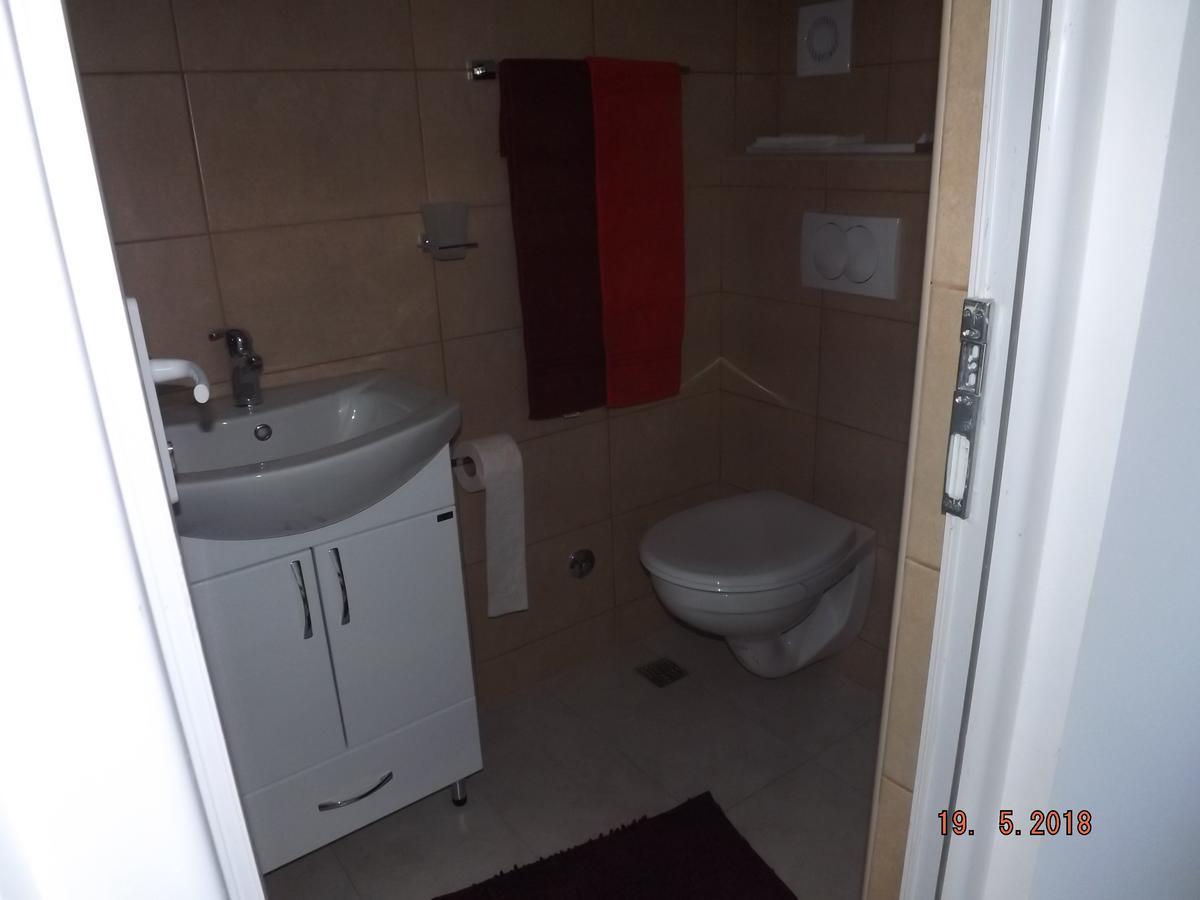 Raj Apartment โกตอร์ ภายนอก รูปภาพ