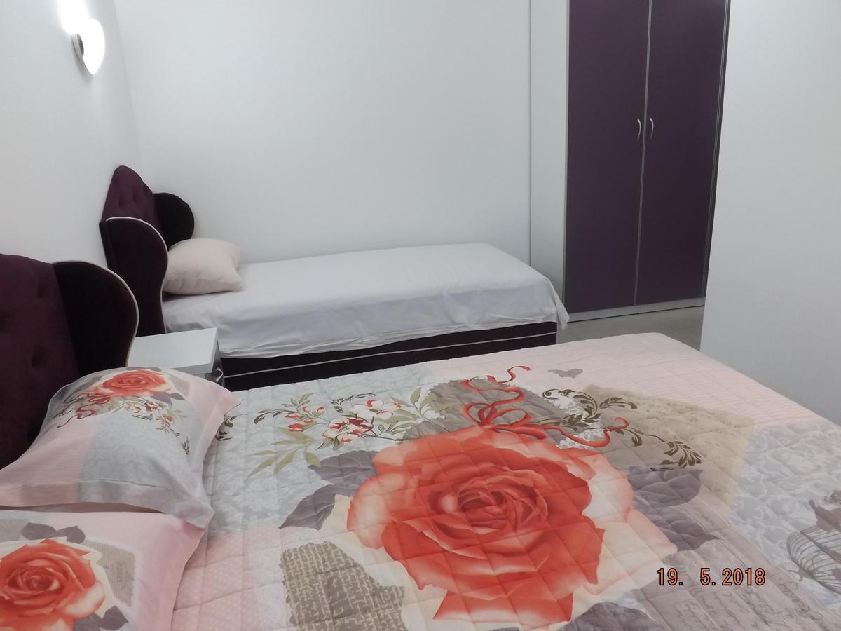Raj Apartment โกตอร์ ภายนอก รูปภาพ